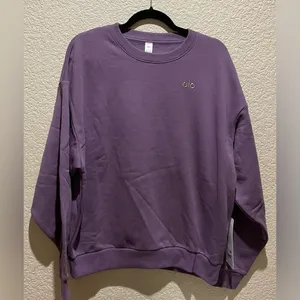 ALO Yoga NWT Accolade Crew Neck Pullover Plum Kiss Size M SOLD OUT Color thumbnail 4