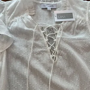Intermix‎ Florance Flutter Sleeve Blouse NEW With Tags - Size S. thumbnail 4