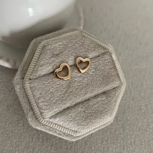 Outline heart stud earrings Gold thumbnail 3