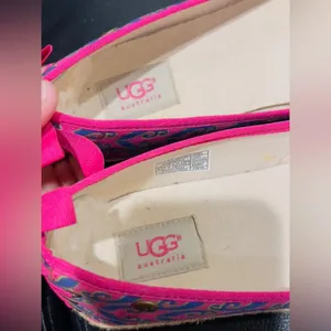 UGG women’s flats shoes size 9.5 like new thumbnail 12