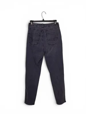 American Eagle Curvy Mom Jeans size 6 thumbnail 2