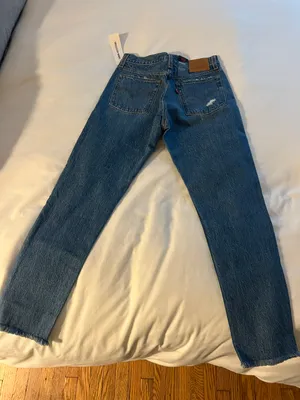 Levi's Frayed Hem Jeans • Size 27 thumbnail 2