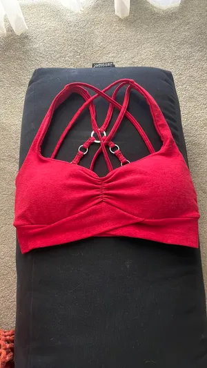 Bombshell red workout bra thumbnail 2