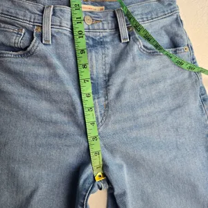 Levis High Waisted Mom‎ Jeans Medium Wash Blue Tapered Leg Stretch Denim Size 29 thumbnail 7