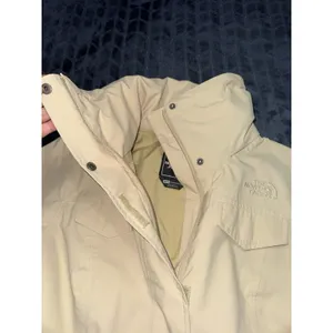 The North Face HyVent Waterproof Rain Trench Belted Jacket Womens Size Xsmall thumbnail 4