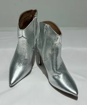 NEW Express silver metallic pointed toe ankle boots  Size 7 thumbnail 1