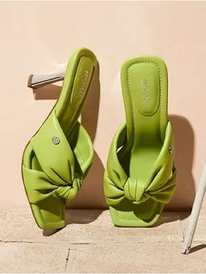MICHAEL KORS Sandale Elena en cuir in Green Comes w/ Box thumbnail 5
