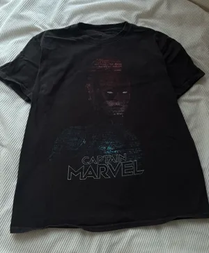 Captain Marvel T-Shirt thumbnail 1