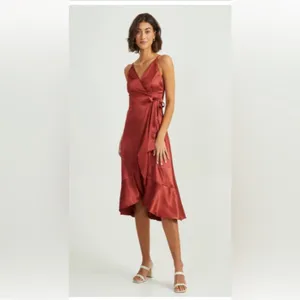 NWT Altar’d State Ava Satin Illusion Wrap Dress size M hunter green‎ thumbnail 2