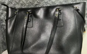 Michael Kors Pre-loved Medium Tote Bag thumbnail 3