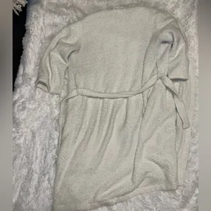 Barefoot Dreams Ivory / White Size 1 Chic Cozy Robe with Strap thumbnail 3