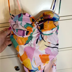 PrettyLittleThing Multicolor Abstract Midi Dress thumbnail 5