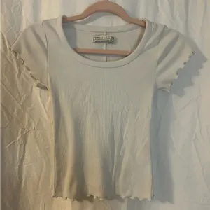 Abercrombie and Fitch White Ruffle Shirt size XS thumbnail 1