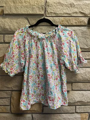 Anthropologie Jennifer Grace Floral Smocked Neck Top in Mint, Lilac, Pink Medium thumbnail 9