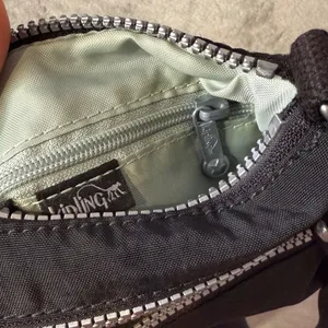 Kipling‎ Crossbody Bag Small Black Nylon Multi Zip Adjustable Strap Crinkled thumbnail 4