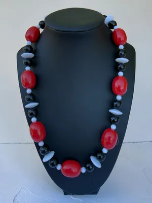 Vintage 60s Mod Chunky Beaded Statement Necklace Red Black White Acrylic‎ 20” thumbnail 1