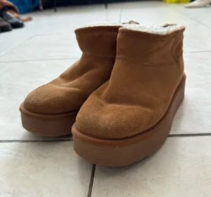 Steve Madden Tan suede ankle boots with fur lining thumbnail 1