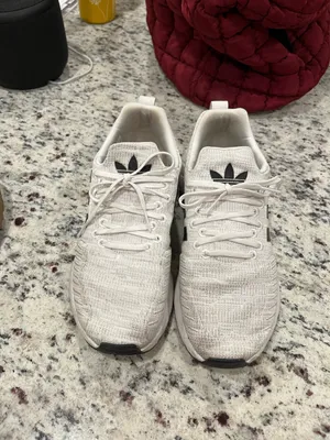 adidas tennis shoes thumbnail 3