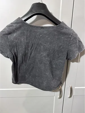 Well Worn Daisy Heart Crop Tee Black Gray Y2K Graphic Size M thumbnail 5
