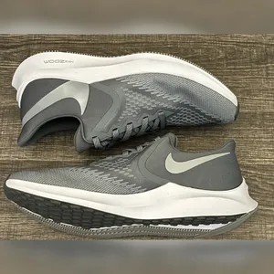 Nike Women’s Air Zoom Winflo 6 Cool Grey Color Shoes Size- 12 thumbnail 10