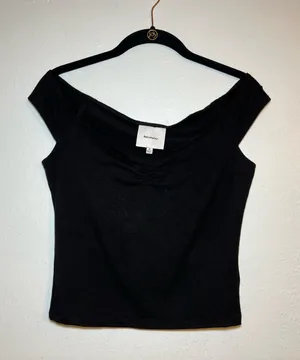Reformation Black Off-Shoulder Ruched Front Top size medium‎ thumbnail 1