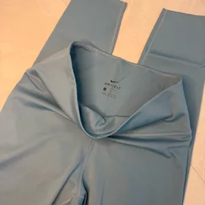 Nike Dri-Fit Leggings thumbnail 2
