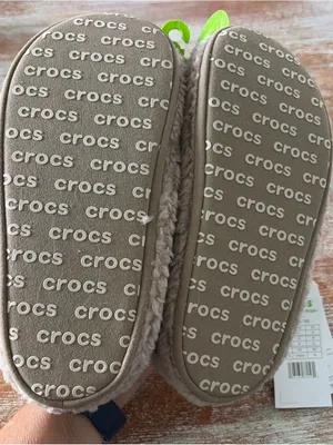 NEW Crocs Classic Cozzzy Slippers Big kids Size 5 / Women’s 7 Color Mushroom NWT thumbnail 6