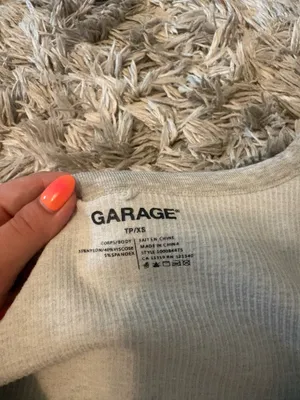 Garage crop top  thumbnail 2