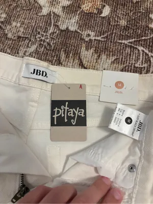 Just Black White High-Rise Denim Shorts - JBD thumbnail 4