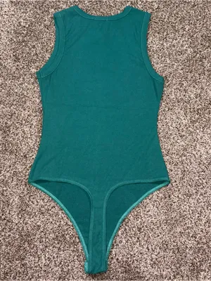 LE LIS Boutique Women’s Green Ribbed One-Piece Bodysuit NWT thumbnail 8