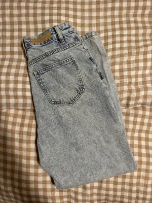 White Fox High-Waisted Boutique Light Wash Straight Leg Jeans thumbnail 2