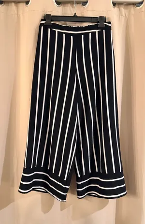 Day To Day Striped Wide-Leg Crop Pants - Black & White thumbnail 1