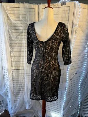 Topshop Black Lace Bodycon Dress with Three-Quarter Sleeves thumbnail 2