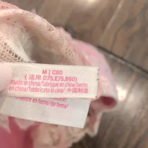 PINK VICTORIAS SECRET padded bra size medium thumbnail 8