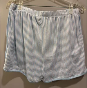 Crown & Ivy Vertical Striped Short Sleeve Top and Shorts Pajama Set White and Blue thumbnail 8