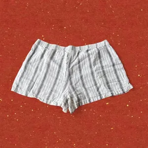 Universal Threads Striped linen shorts thumbnail 3