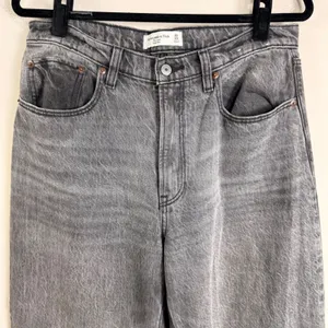 Abercrombie & Fitch The Loose High Rise Washed Black Relaxed Jeans 30/10L thumbnail 3