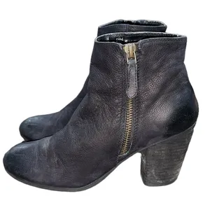 Women's Black Leather Ankle Heeled Boots Size‎ 5.5 thumbnail 1