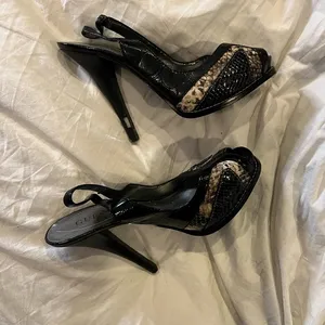 Guess 6 black ankle strap snake skin heels thumbnail 1