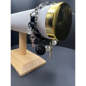 New! Guess Black Silver Tone Chunky Charm Faux Pearl Rhinestone Heart Bracelet thumbnail 4