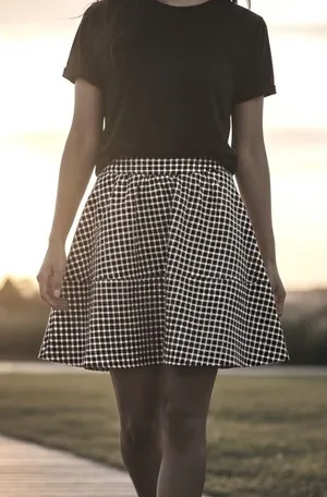 Express Womens Polka Dot Skirt 8 Black White‎ Fit and Flare Retro Mod Rockabilly thumbnail 1