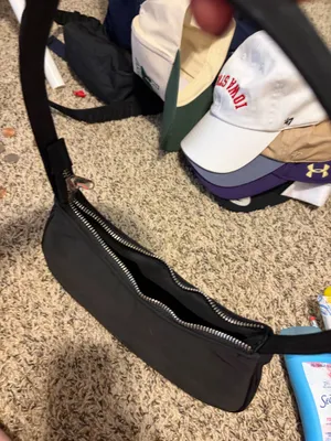 Black purse thumbnail 2