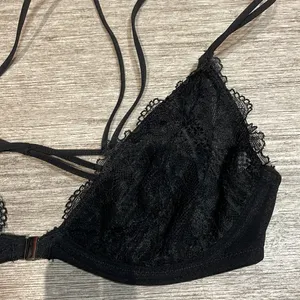 Sexy Strappy Back Lace Bralette/lingerie thumbnail 2