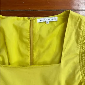 English Factory Chartreuse Square Neck Flutter Sleeve Tiered Midi Dress Sz S 🧡🍄 thumbnail 12