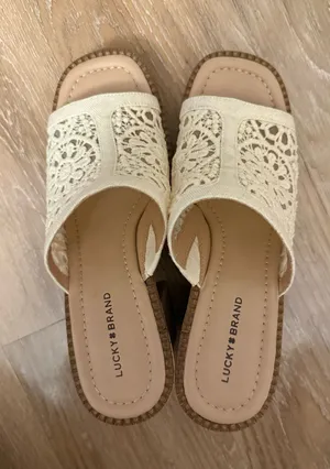 Lucky Brand heels thumbnail 1