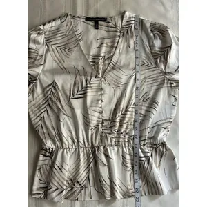 White House | Black Market Satin Feel Peplum Blouse Palm Print Bell Sleeve Boho Coastal Ivory Size M thumbnail 10