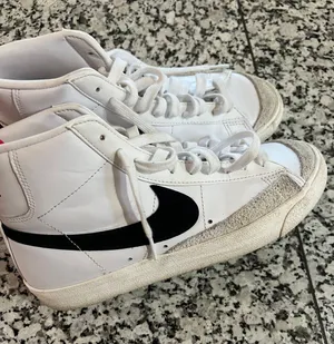 Nike Shoes thumbnail 1