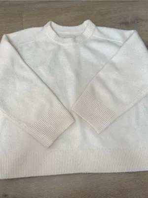 Abercrombie and Fitch Classic Crewneck Sweater - Cream thumbnail 2