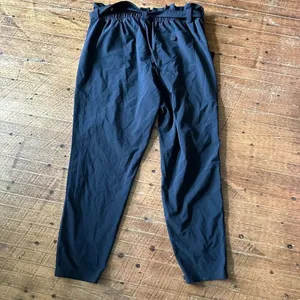 Athleta lightweight paperbag black Athleisure 12 pants thumbnail 3