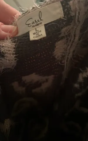 Easel Boutique sweater thumbnail 6